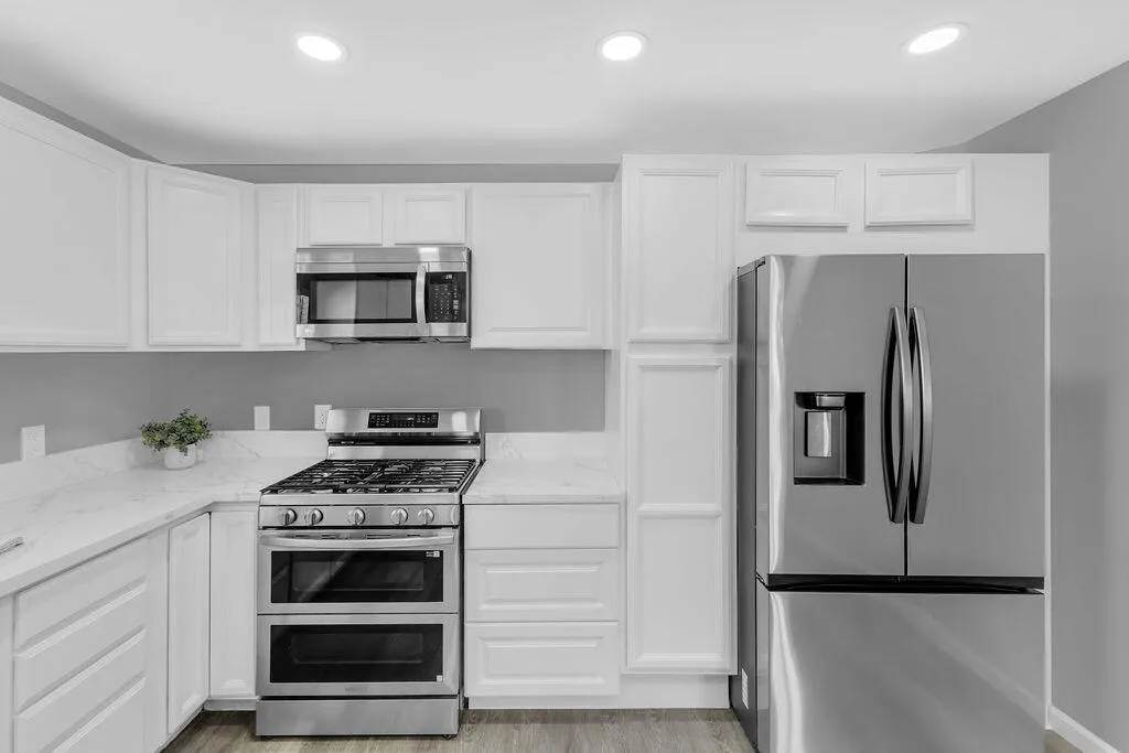 9872 Valencia Drive, Desert Hot Springs, California 92240 home-pic-7